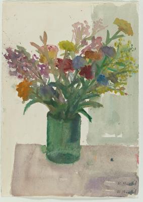 Blumen in grüner Vase